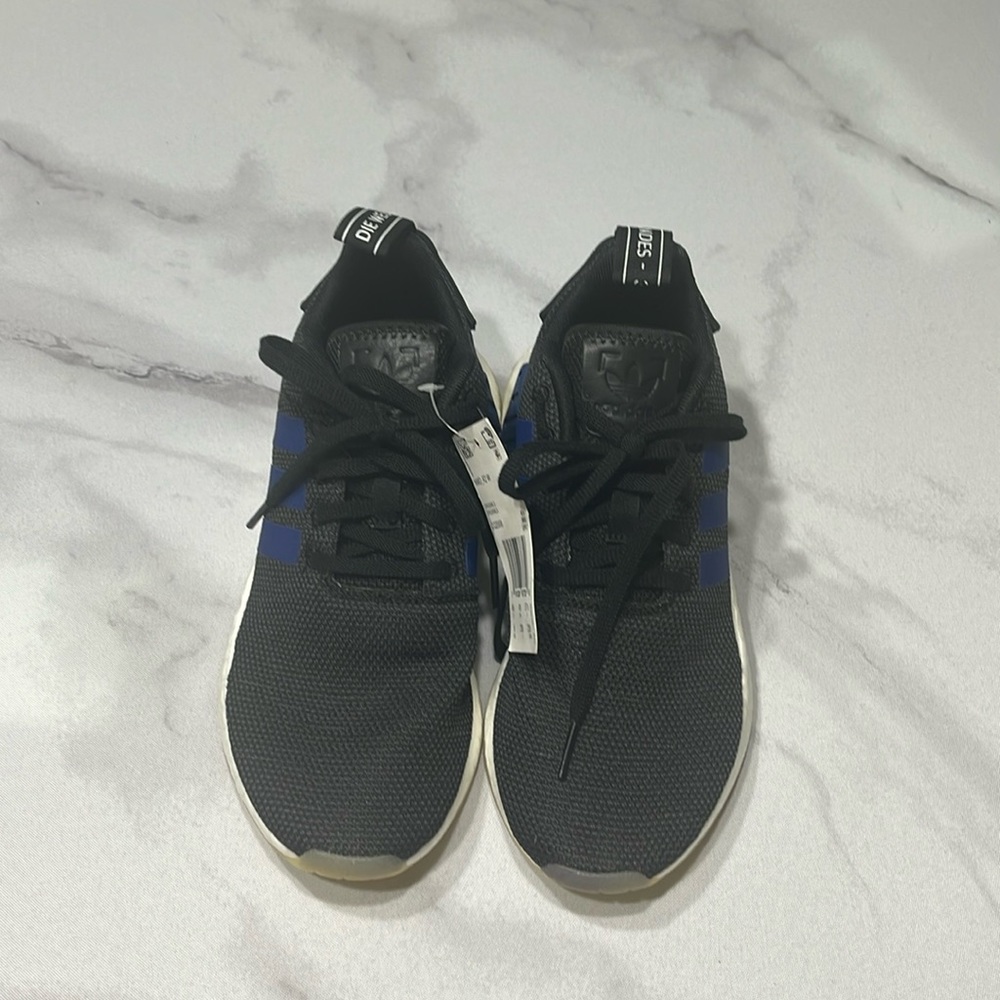 Adidas women’s NMD R2/ NWT